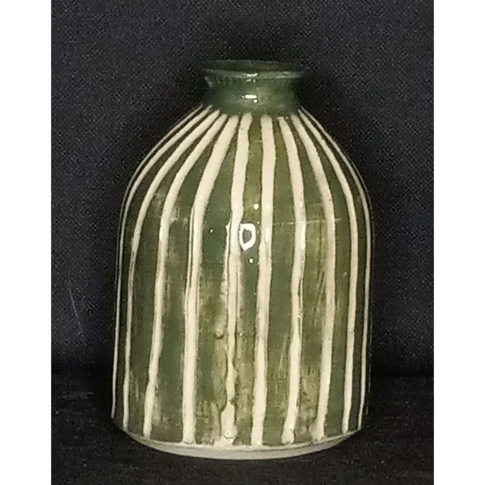 Ribbed Green and White‎ Studio Pottery Vase Pot Signed by Artist RH